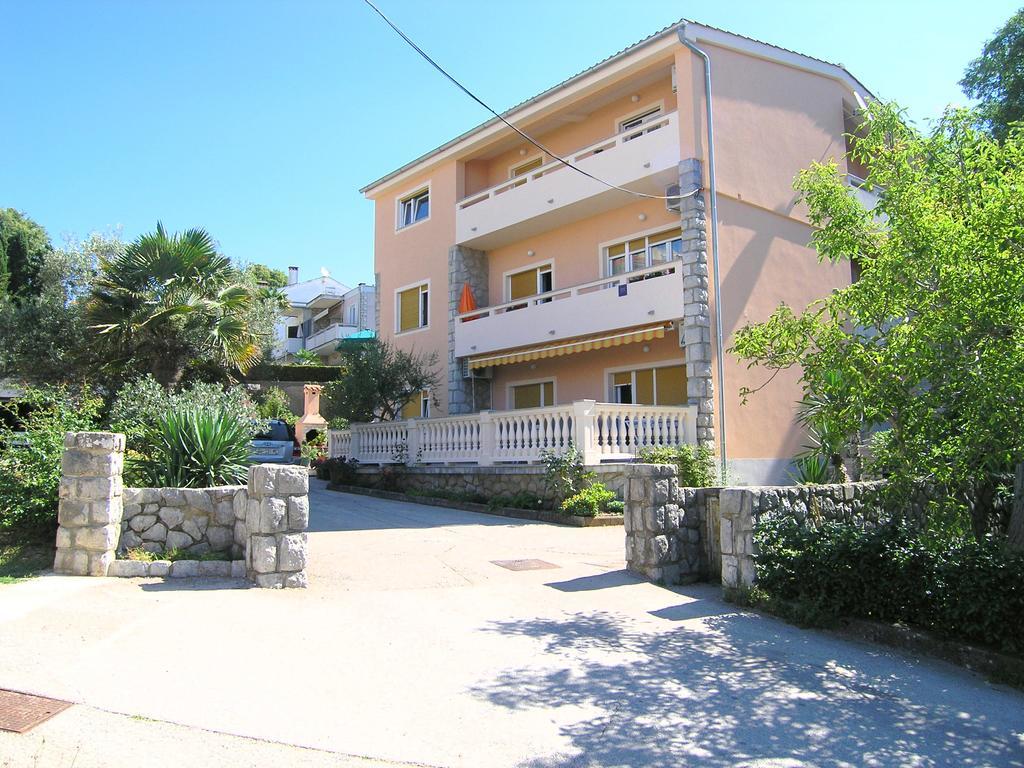 Apartment Julija Krk Town Exterior foto